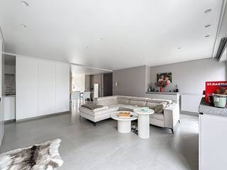 Ce luxueux appartement neuf est situé au cœur de Waregem, près du marché et de la gare. Un atout majeur est la finition sublime et...