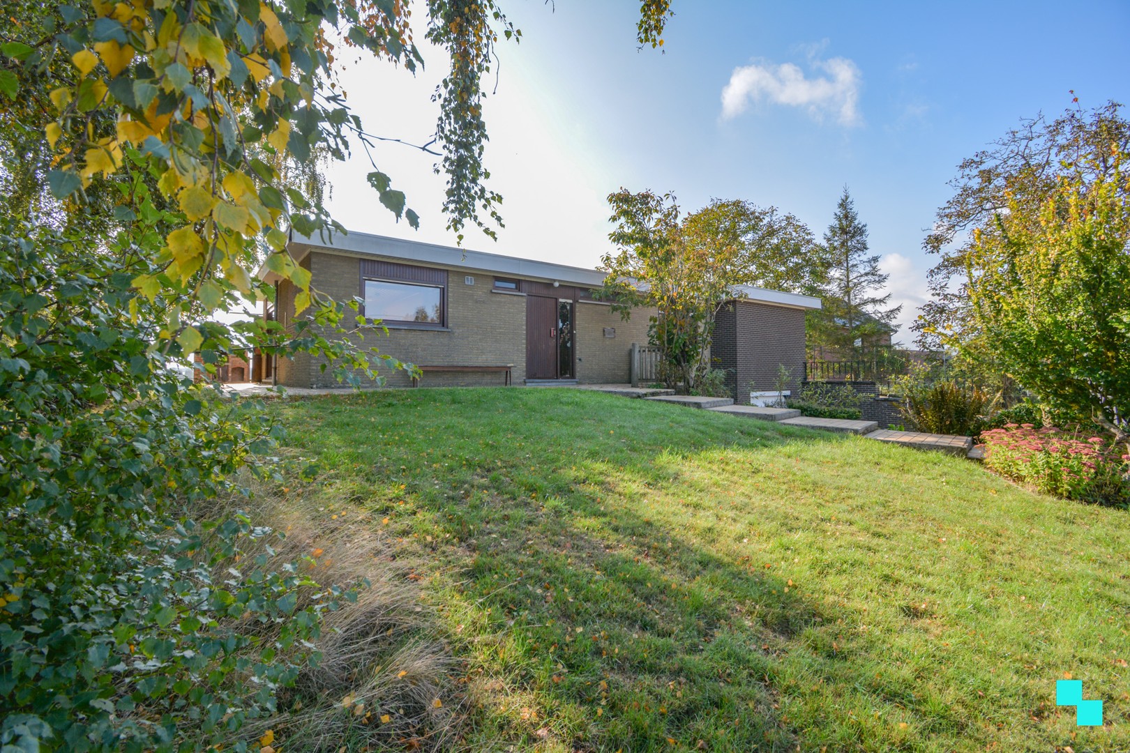 Aantrekkelijke, te renoveren woning op 11.575 m² te Roeselare - photo 4