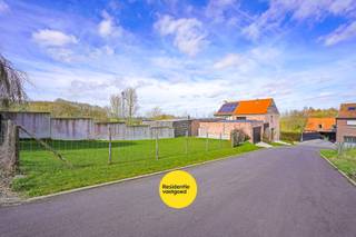 KIJKDAG zaterdag 11 april van 10u tot 12u, op afspraak!Halfopen nieuwbouwwoning aan de voet van de Zwarte BergDeze halfopen nieuwbouwbebouwing...