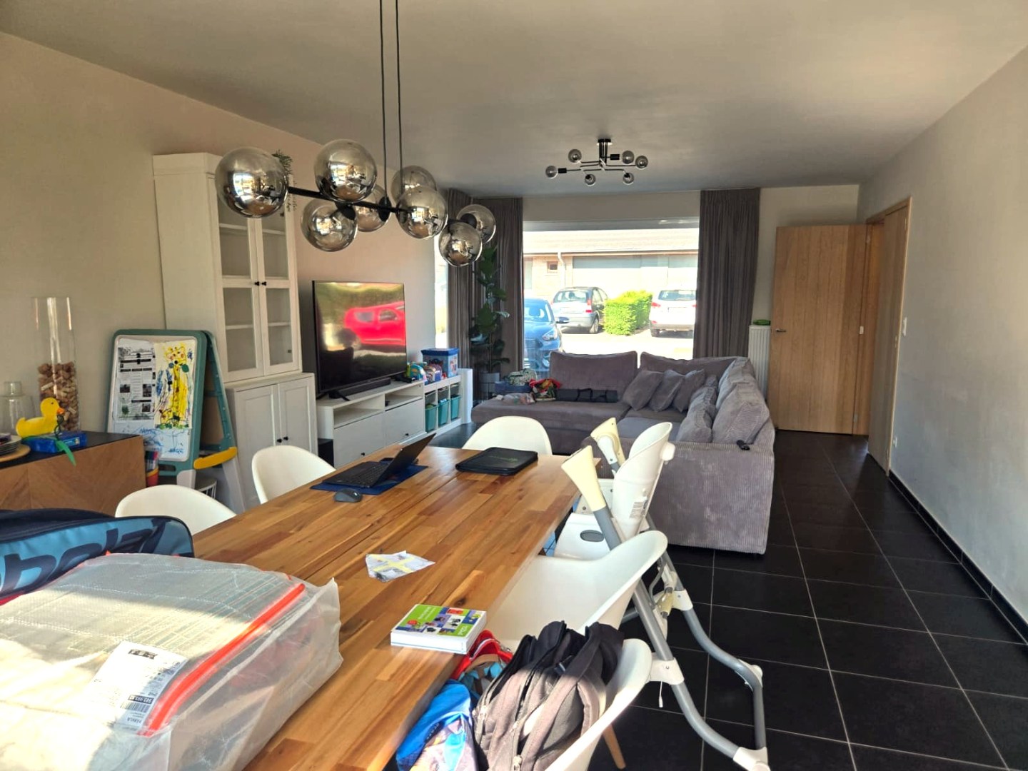 Ruime en recente halfopen bebouwing met 3 slaapkamers, carport en ruime tuin - foto 5
