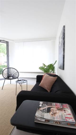 In de toffe Dieseghemwijk vinden we dit gemeubeld en volledig gerenoveerd appartement.Het appartement is beschikbaar voor korte of lange termijn huur...