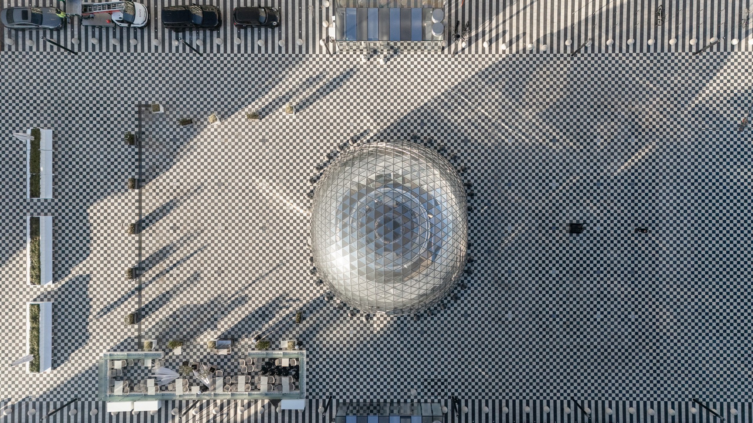 Ruime garagebox te koop heel goed gelegen onder het Albertplein. - foto 2