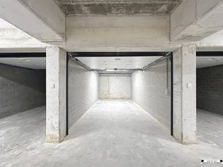 Parking souterrain dans le projet GoorbosCes places de parking sont situées sous le nouveau projet Goorbos.Ils ont leur entrée par l'Oude Baan à...