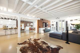 Loft de caractère et exclusif d'environ 155 m² dans un entrepôt majestueux "The Peppermill" Ce loft spacieux est situé dans un authentique entrepôt...