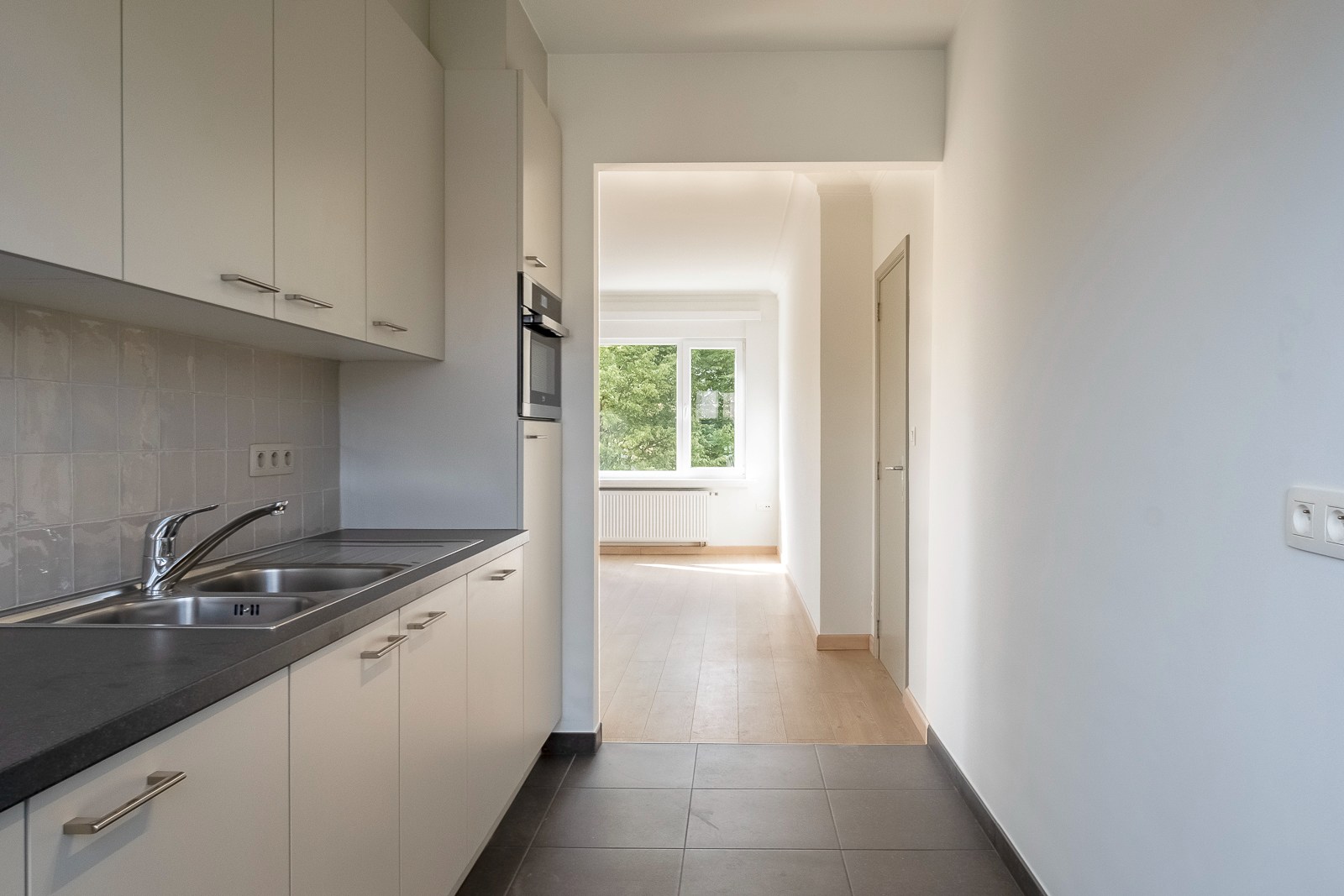 Gerenoveerd appartement met garagebox - foto 4