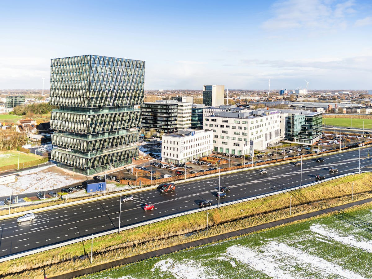 High-end kantoor van ca. 1.285 m² in de Westwing Toren - foto 1