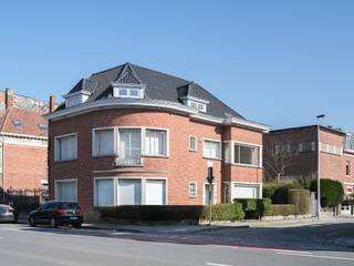 Voormalige dokterswoning met praktijkruimte en stadstuin. Deze statige villa (BVO 429 m²) is strategisch gelegen tussen de Sterre en het...