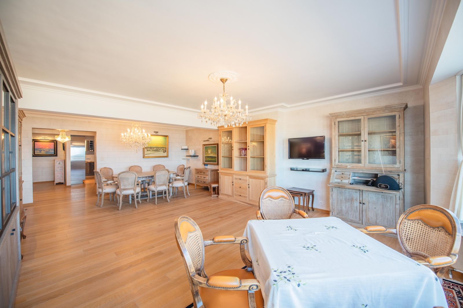 Prachtig ruim appartement met frontaal zeezicht in top-residentie - foto 2