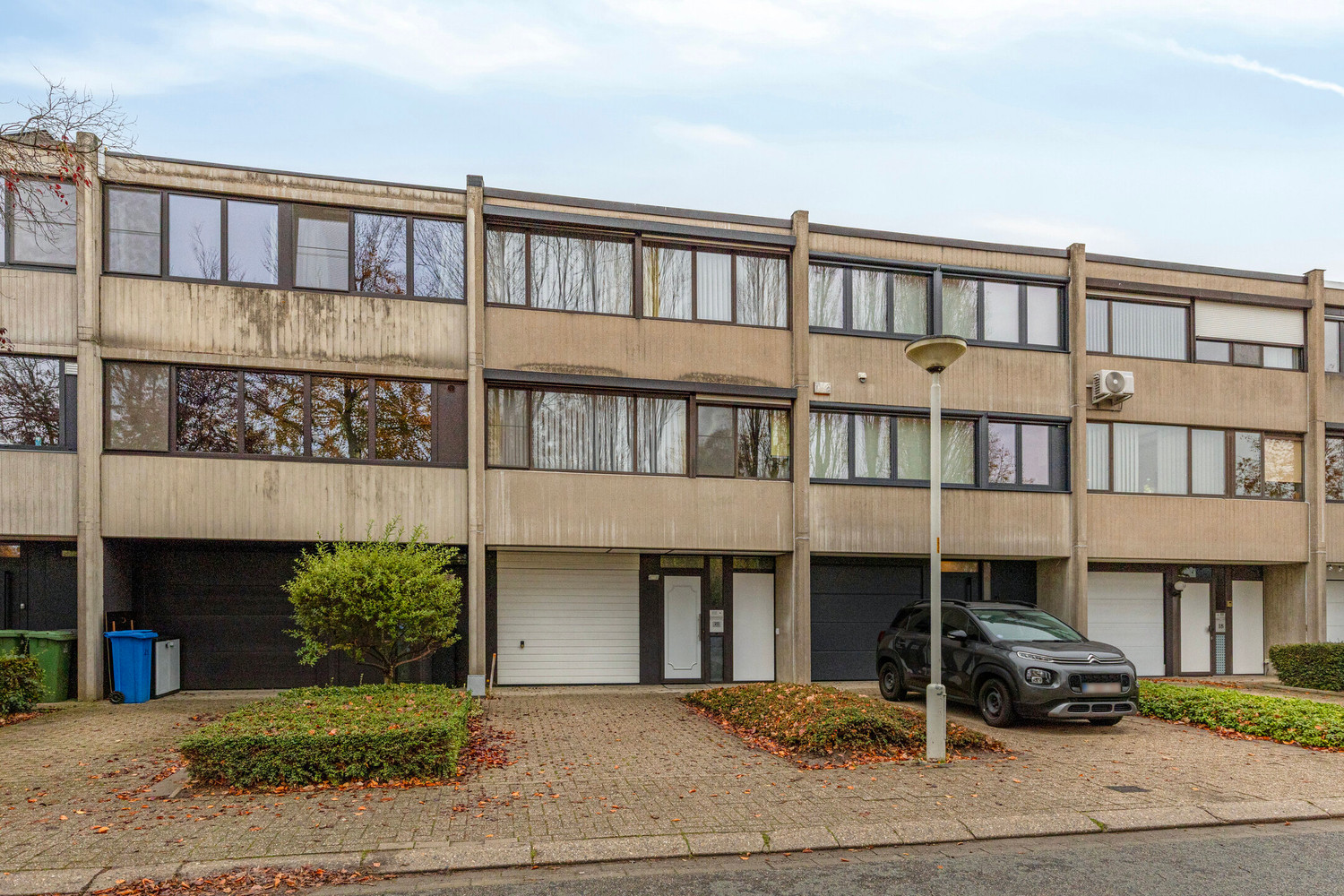 In de wijk 'Langbaanvelden' ligt deze te renoveren bel-étagewoning met 3 tot 4 slks, garage en tuin! - foto 4