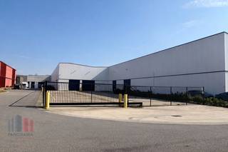 Instapklare industrieel bedrijfsgebouw met unieke combinatie van magazijnen, kantoren en ruime buitenopslag te LummenStrategisch gelegen vlakbij de...