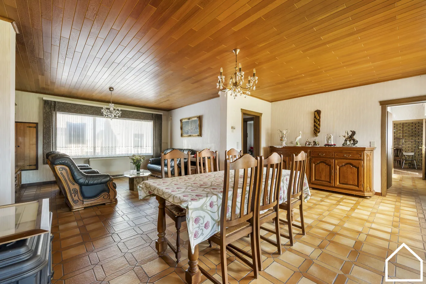 GROTE TE RENOVEREN WONING MET 6SLPKS, GARAGE EN TOFFE TUIN - foto 4