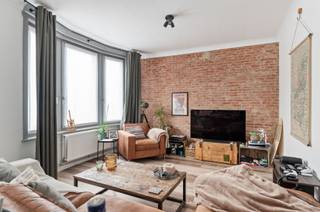 Welkom in dit instapklare pareltje op de eerste verdieping van een kleinschalig gebouw, waar comfort en ligging perfect samenkomen...