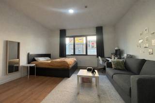 Welkom in Residentie Black Box, waar wij jou een volledig vernieuwde studio aanbieden. De studio is volledig bemeubeld en beschikt over...