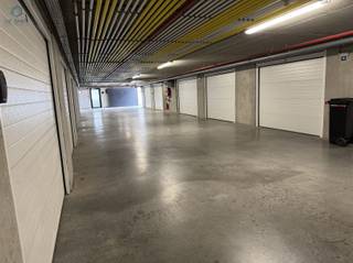 <p><span>Garage nr.8 te koop in Residentie Het witte Paard te Moerbeke.</span></p><p><span> </span></p><p><span> </span></p><p><span> Ondergrondse garagebox te koop met sectionaalpoort.</span></p><p><span> </span></p><p><span>Voor inlichtingen of bezoek gelieve op de advertentie te reageren, wij bellen u dan zelf op om een afspraak in te plannen.</span></p><p><span> </span></p>