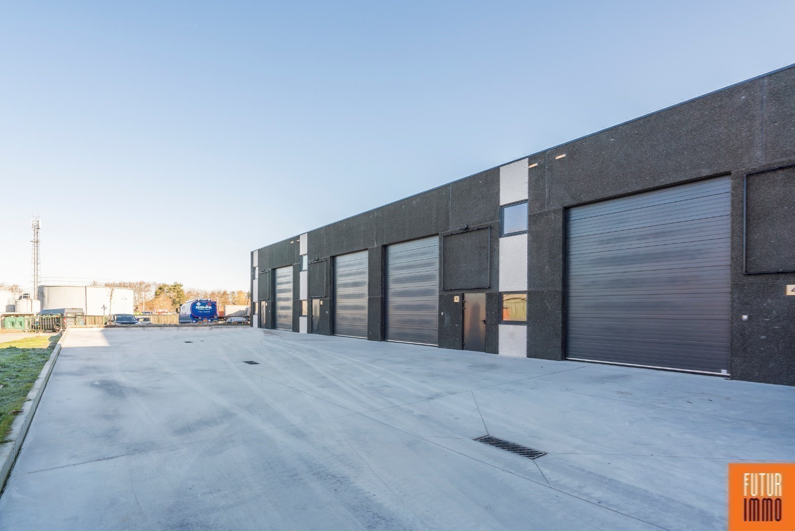 Commercial for rent in Kortemark - photo 2