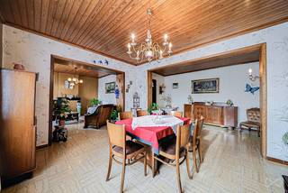 We Invest vous propose cette charmante maison 3 façades, idéalement située dans un quartier calme et verdoyant de Braine-le-Comte, tout en...