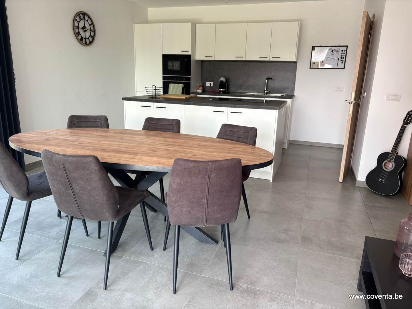 Stijlvol nieuwbouwappartement met 3 slaapkamers te huur te Dadizele - foto 2