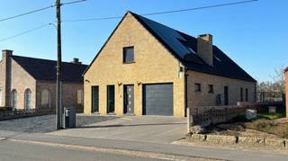 Welkom in deze uitzonderlijk energiezuinige en verrassend ruime woning in Balen, gelegen op een mooi perceel van 769 m² en bovendien dicht...