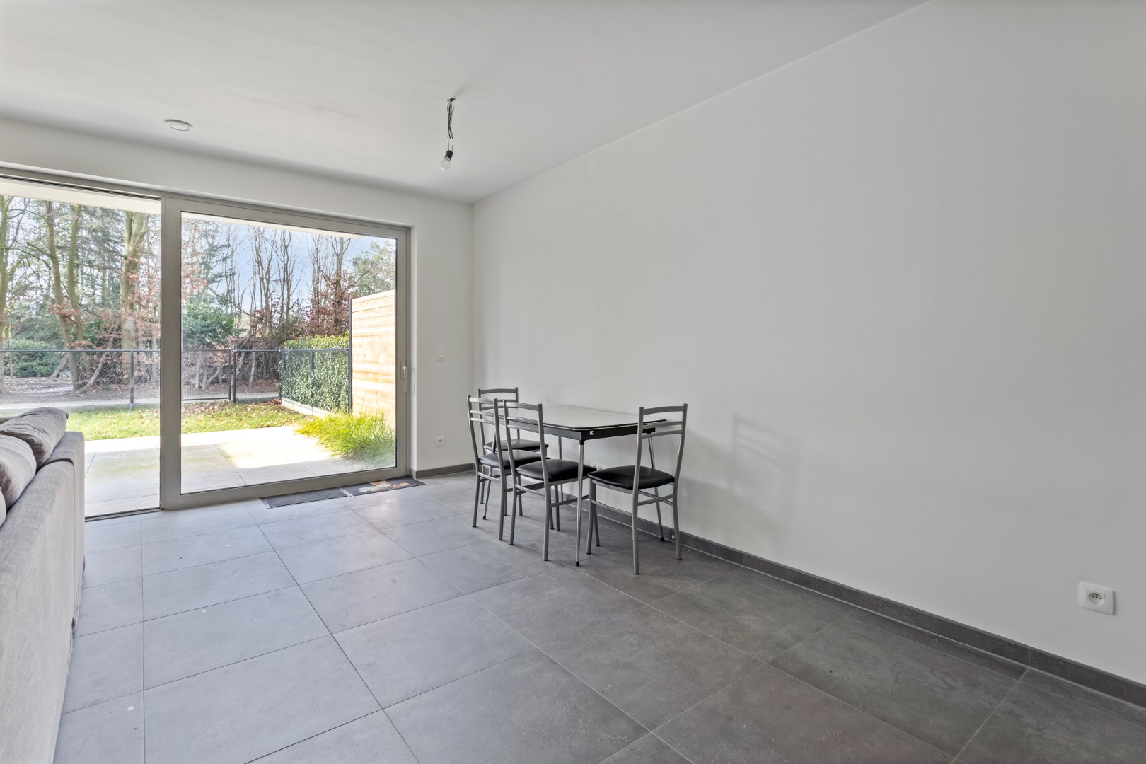 Recent appartement met 1 slpk en gezellig tuintje op wandelafstand van het centrum ! - foto 5