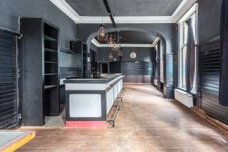 Handelshuis met horecapand en ontwikkelingspotentieel te koop in hartje AntwerpenGelegen in de Lange Nieuwstraat, op een absolute toplocatie vlak bij...