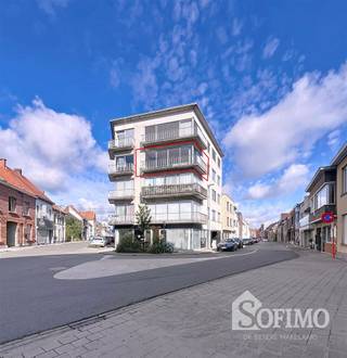 APPARTEMENT MET PRACHTIG ZICHT IN HET CENTRUM VAN ROESELARE DIT LICHTRIJK APPARTEMENT OP DE 3E VERDIEPING BEVINDT ZICH OP EEN UITSTEKENDE LOCATIE IN...