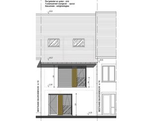 Gesloten bel-etagewoning met verrassend veel ruimte-benutting.  De woning wordt opgetrokken in drie niveaus.  Op de gelijkvloerse verdieping wordt de...