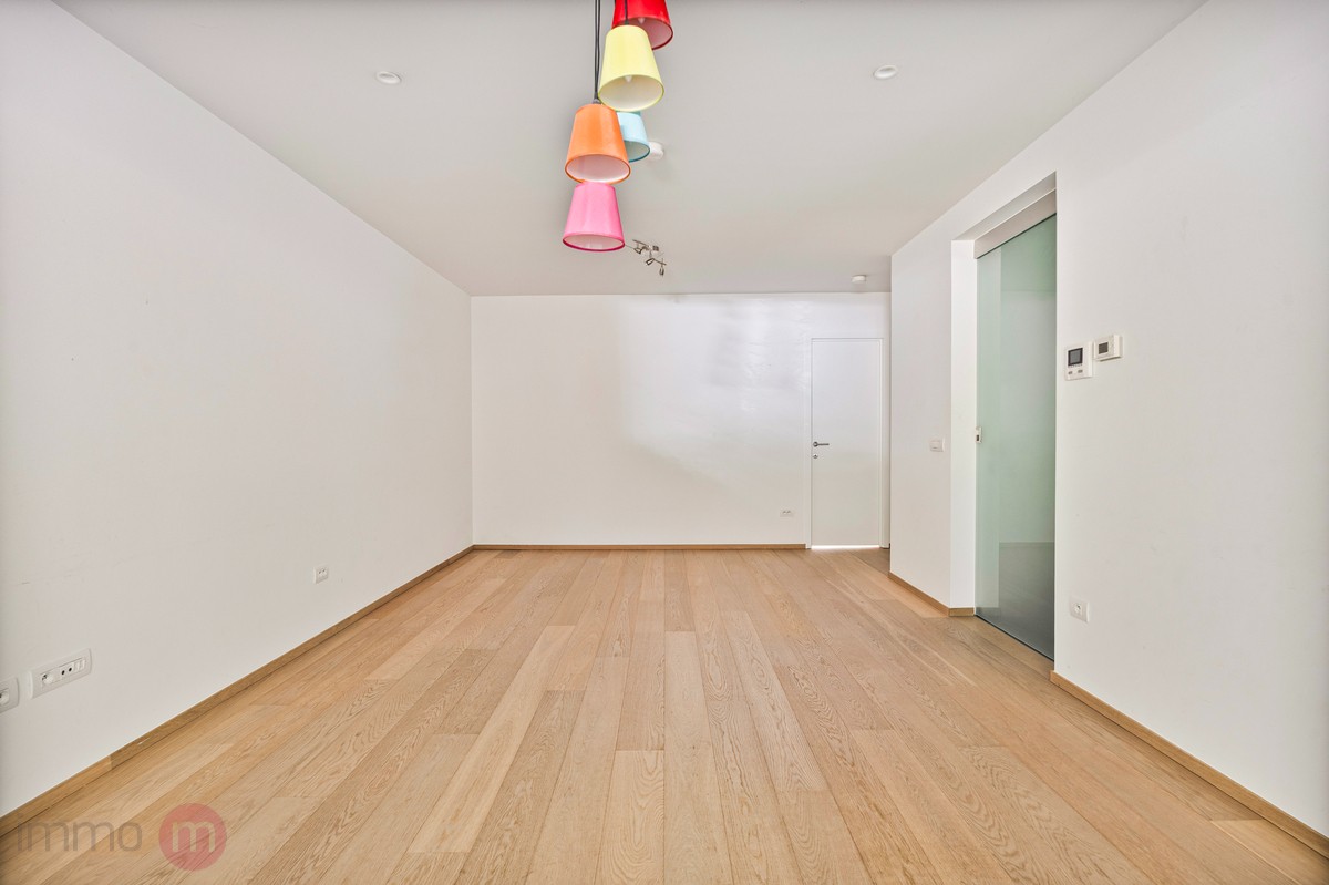 Recent gelijkvloers app. met 2 slaapkamers, tuin en 2 autostaanplaatsen. - foto 5