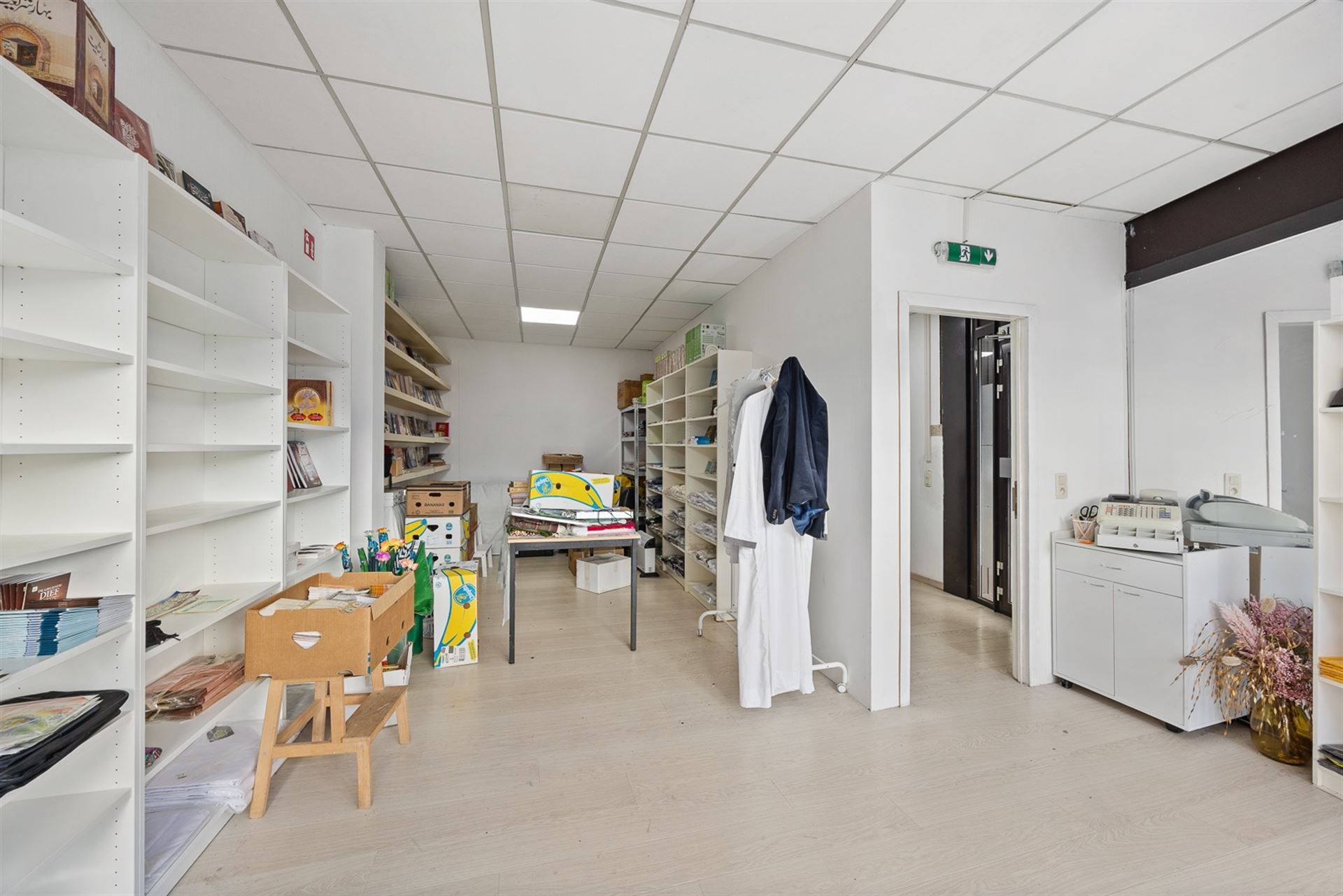 Handelsruimte met magazijn van 330 m2 - foto 3