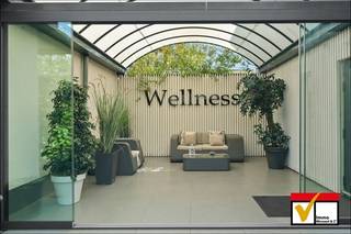 Prachtige villa met wellness en B & BLOCATIE EEN SCHOT IN DE TOERISTISCHE ROOSNa 20 jaar uitbating van Wellness Hasselt B&B, is het tijd voor de...