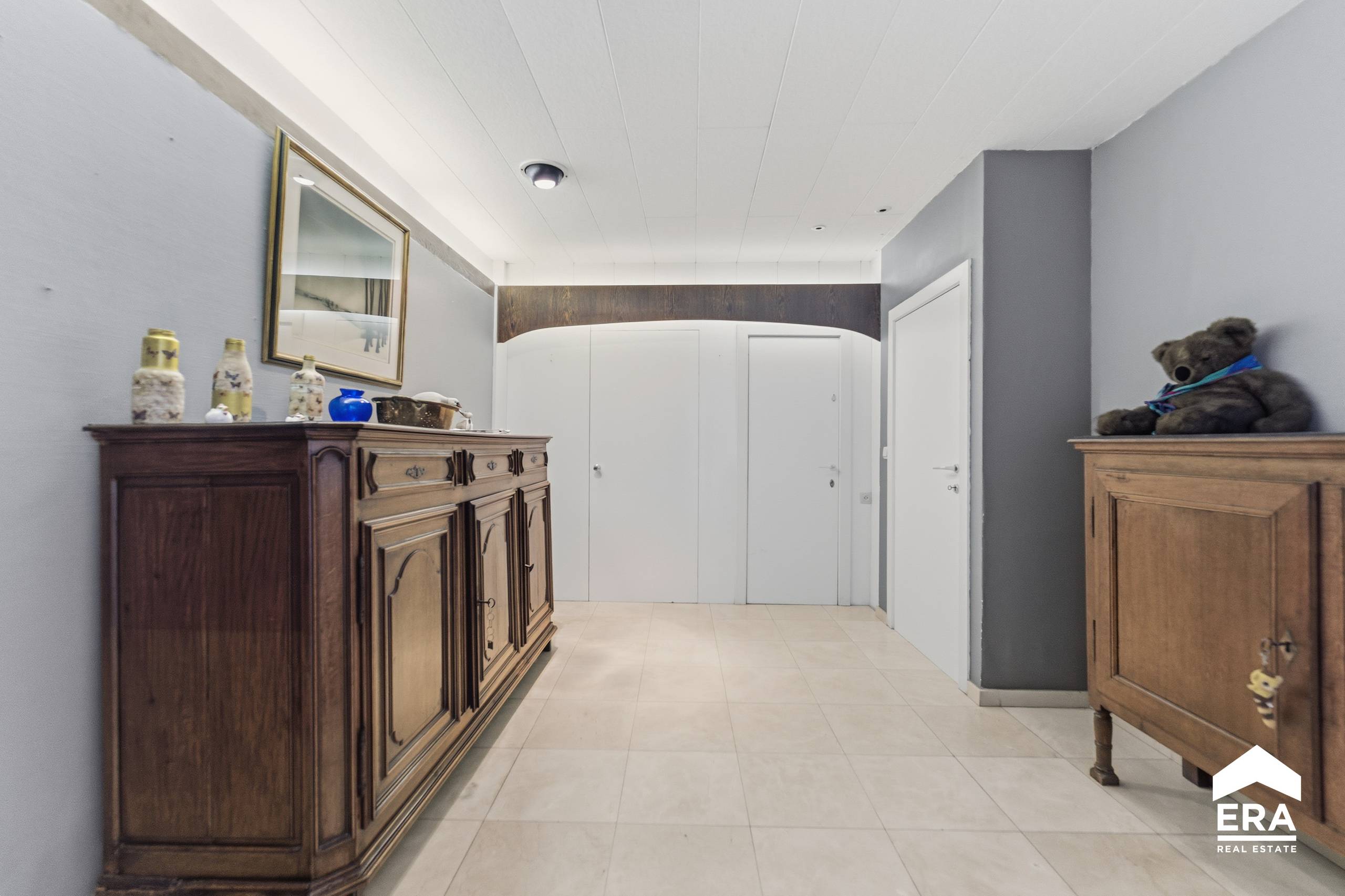 Ruime woning met 4 slaapkamers en uitgestrekte tuin - foto 4