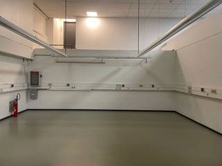 For rent at Zaventem, three modern warehouses offering large spaces for your business needs:Warehouse 1: Warehouse 607 m² + Annex 197 m² → Total 804...