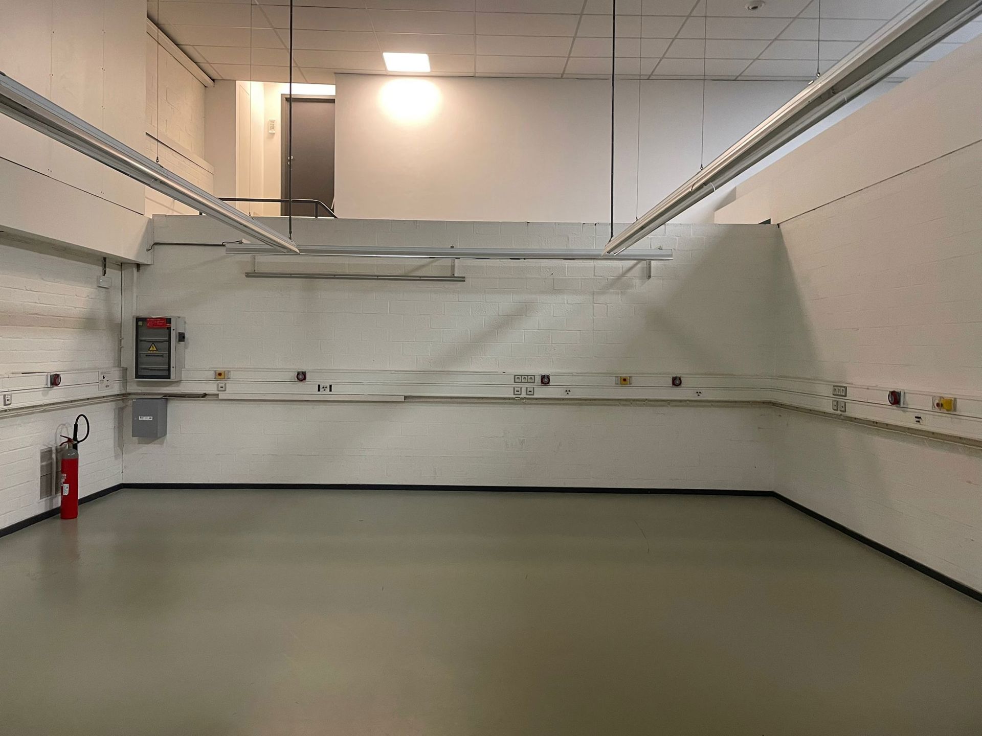 Commercial for rent in Zaventem - photo 2