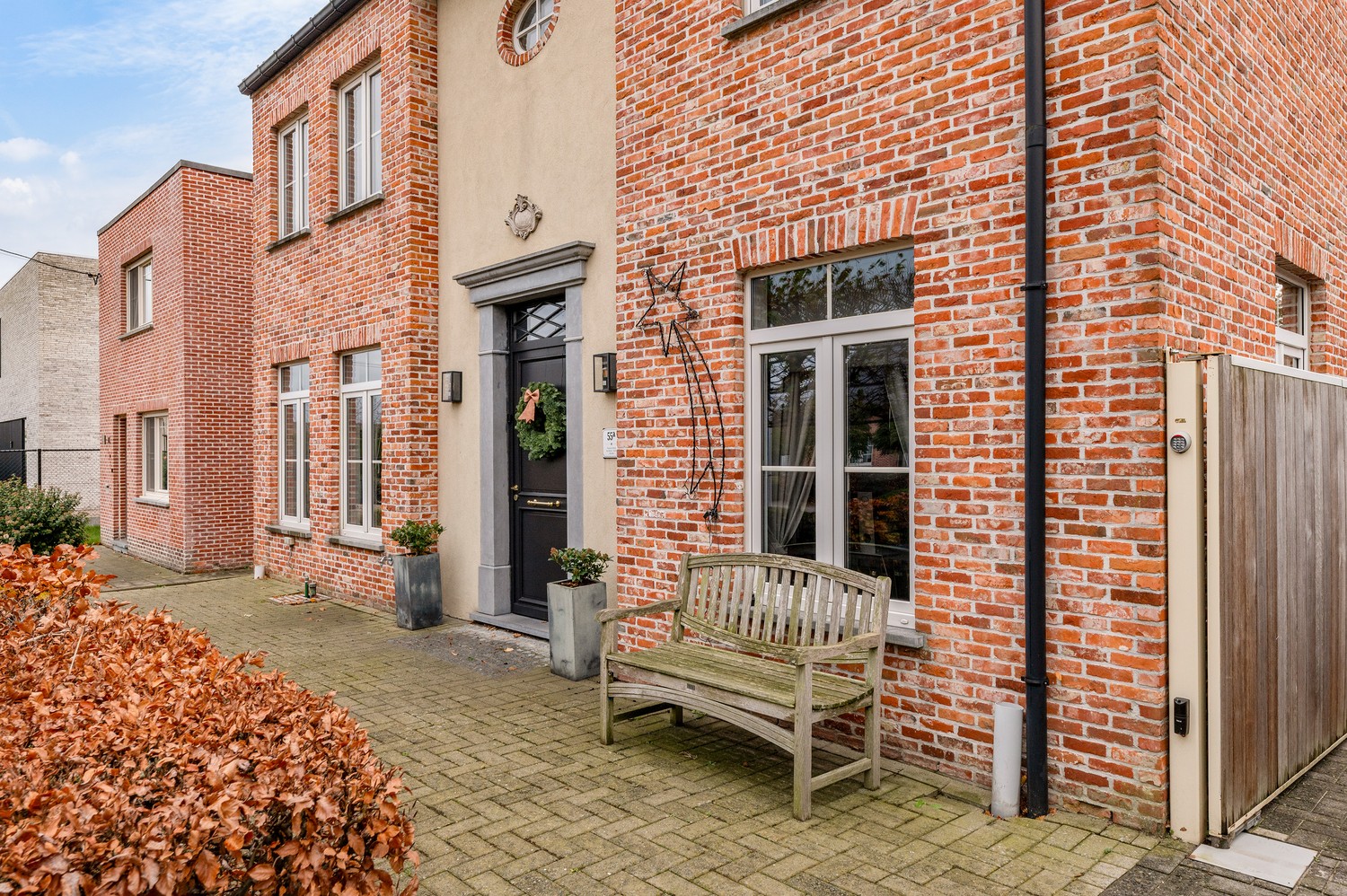 Ruime, instapklare pastorijwoning met bijgebouw op 1 180 m². - foto 4