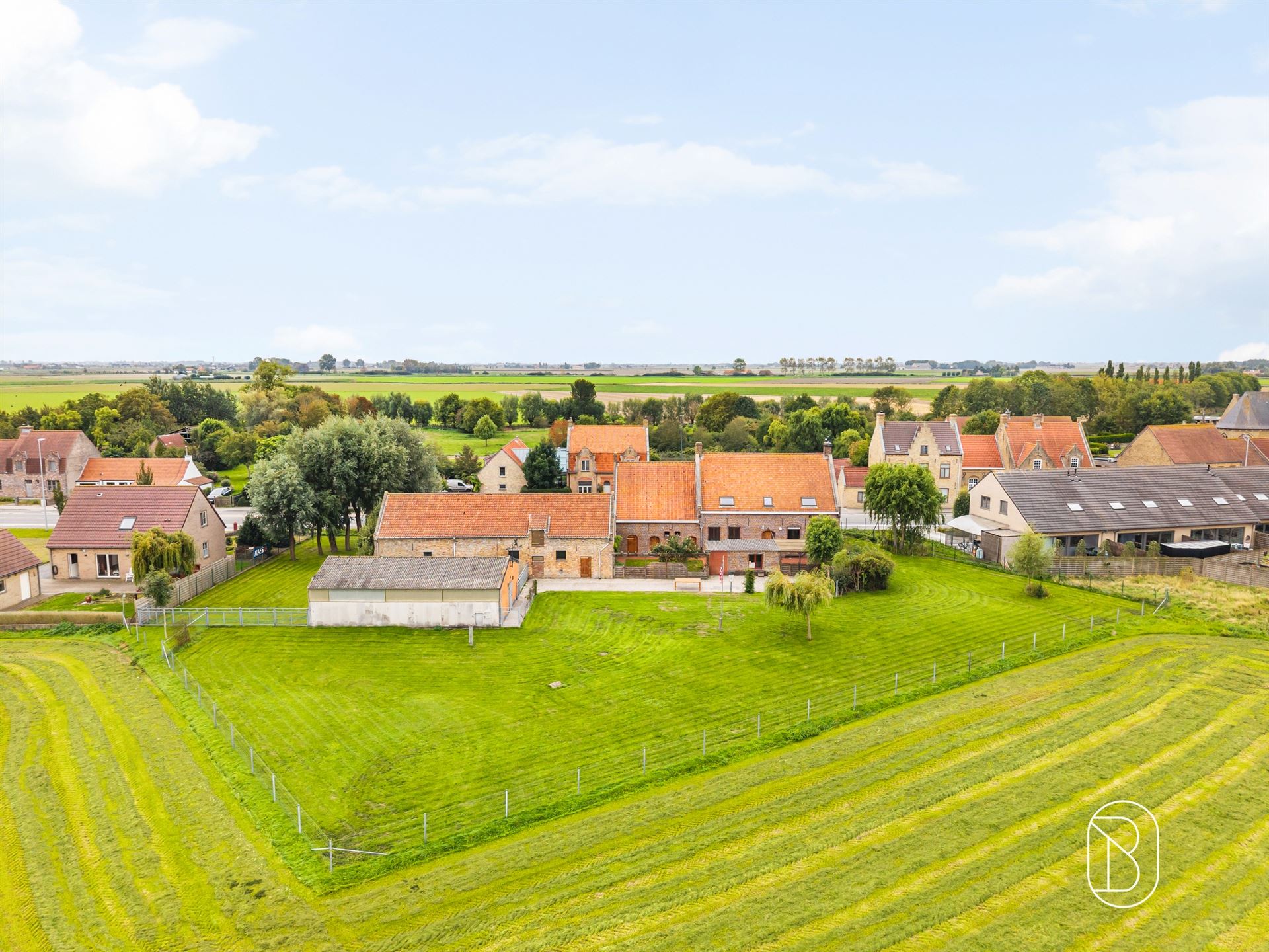 Karaktervolle hoeve met schuur en loods - foto 4