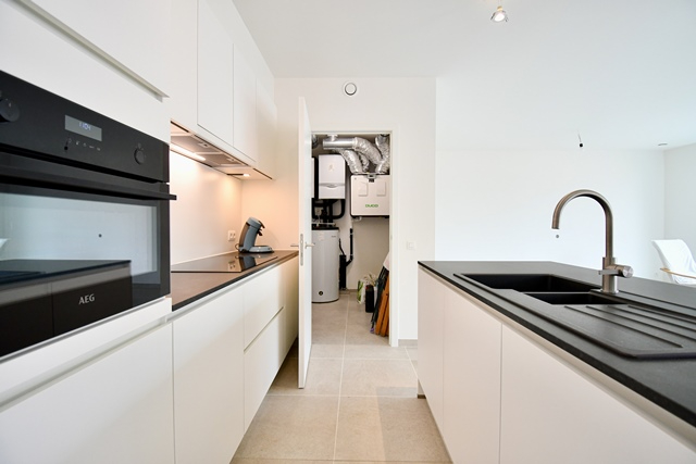 Uitzonderlijk en luxueus nieuwbouwappartement met 2 badkamers, 3 slaapkamers, autostaanplaats en kelderberging - foto 5
