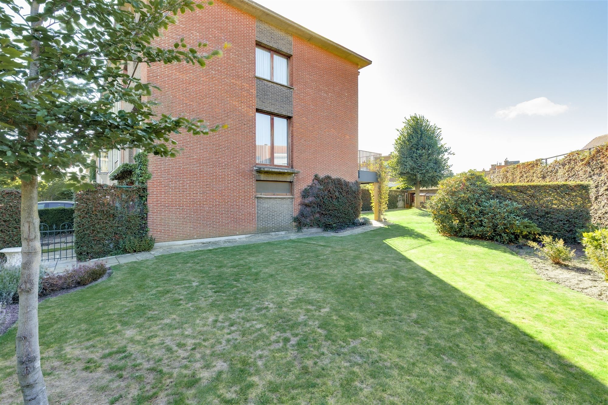 Ruime bel-étagewoning met 5 slk op 569 m² in rustige wijk te Aartselaar - foto 4