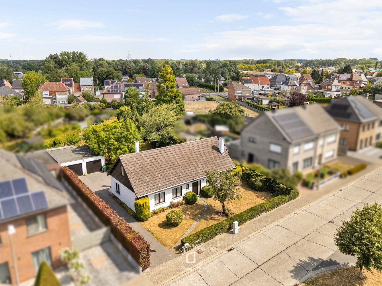 RUIME WONING met garage voor 2 wagens en grote tuin op centrale ligging in Welle - foto 1