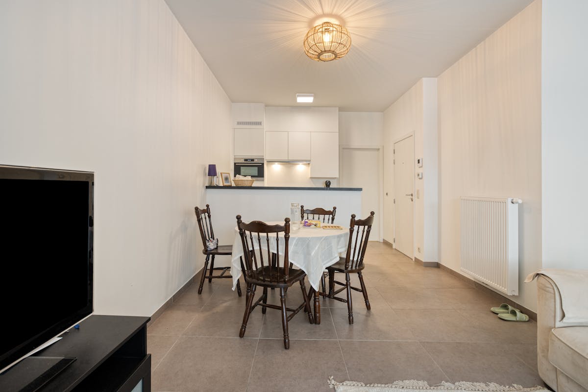 Ready to move in 2 bedroom apartment with sunny garden and terrace - photo 5