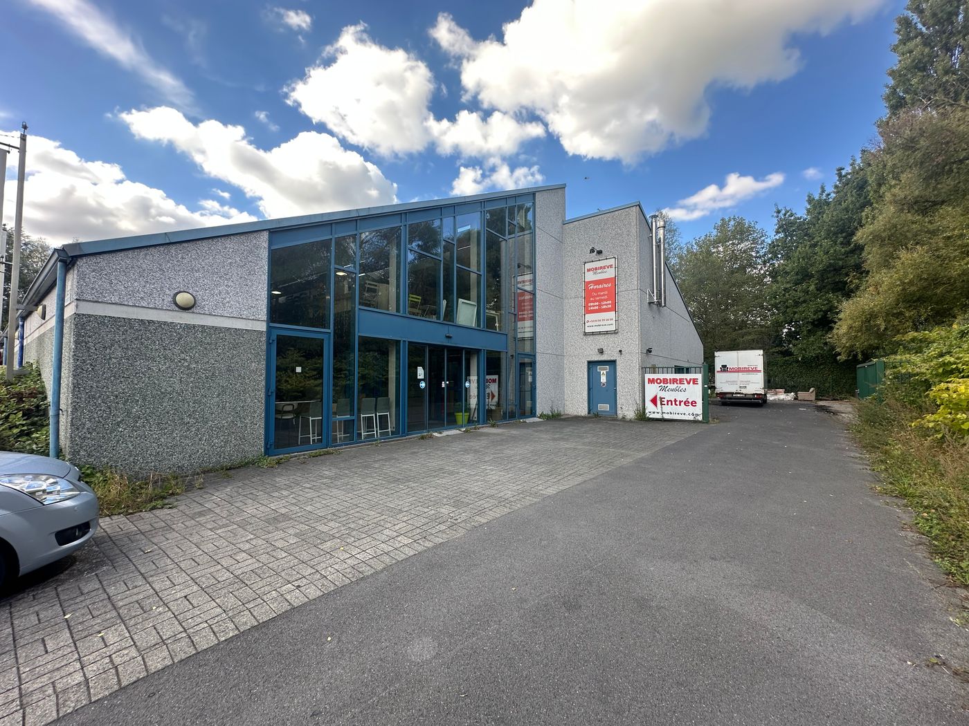 Magazijn met showroom te koop – 1.376 m² op een terrein van 2.696 m² - foto 2
