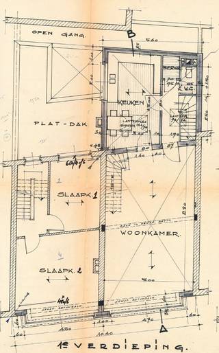Op de kaai van Nieuwpoort, vlak aan de tram- én bushalte waar het bruist van bedrijvigheid en passage kan je deze eigendom terugvinden.Het...