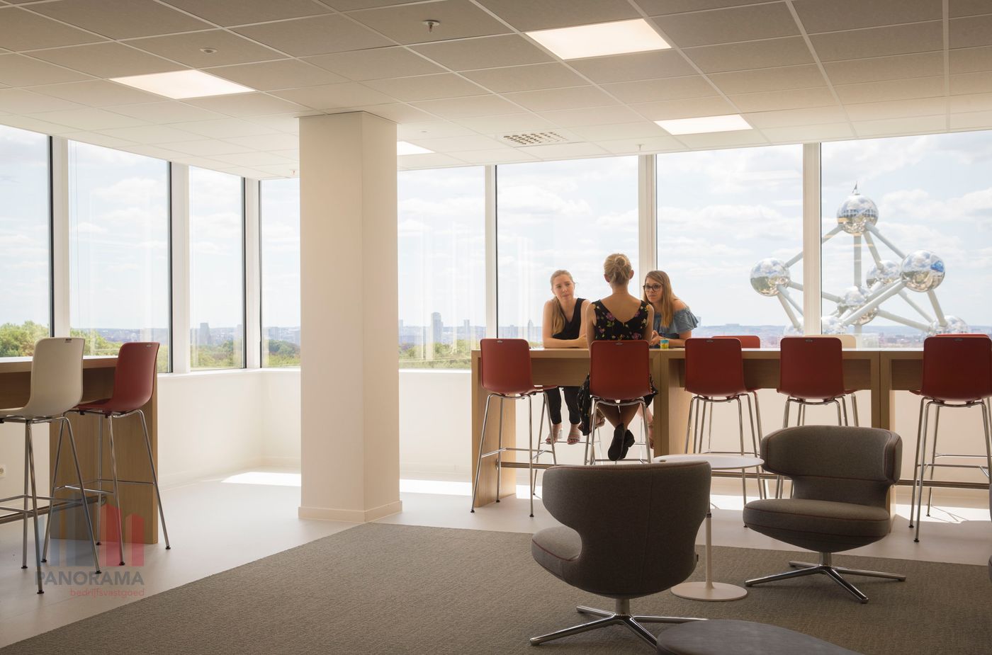 Instapklare kantoren van 126 m² aan de voet van het Atomium - foto 1