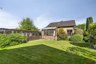 Unieke kans - Doe een bod!Ben je op zoek naar een woning met karakter, ruimte én potentieel? Dan is deze unieke architecturale woning misschien wel...