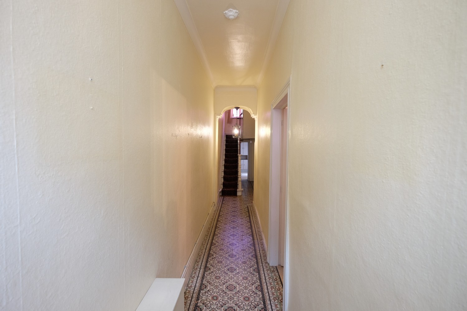 Te renoveren stadswoning, betaalbaar wonen in het centrum van de stad! - foto 5