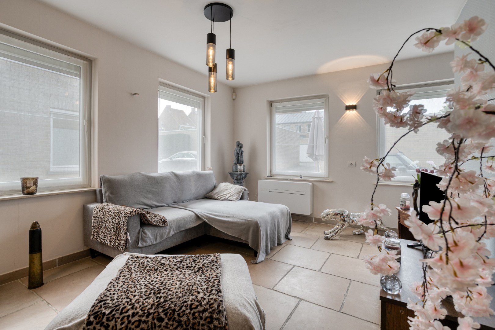 Lichtrijk, gelijkvloers appartement of handelsruimte met woonst! - foto 5