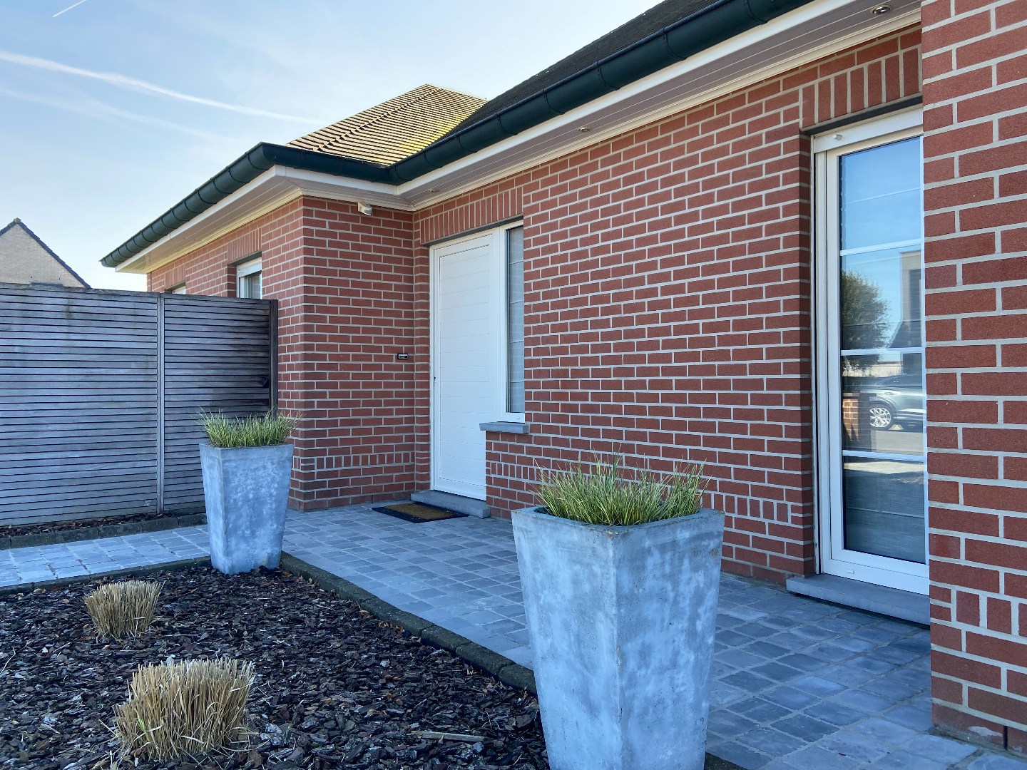 Zeer goed onderhouden ruime villa met tuin op topligging te Sint-Eloois-Vijve! - foto 2