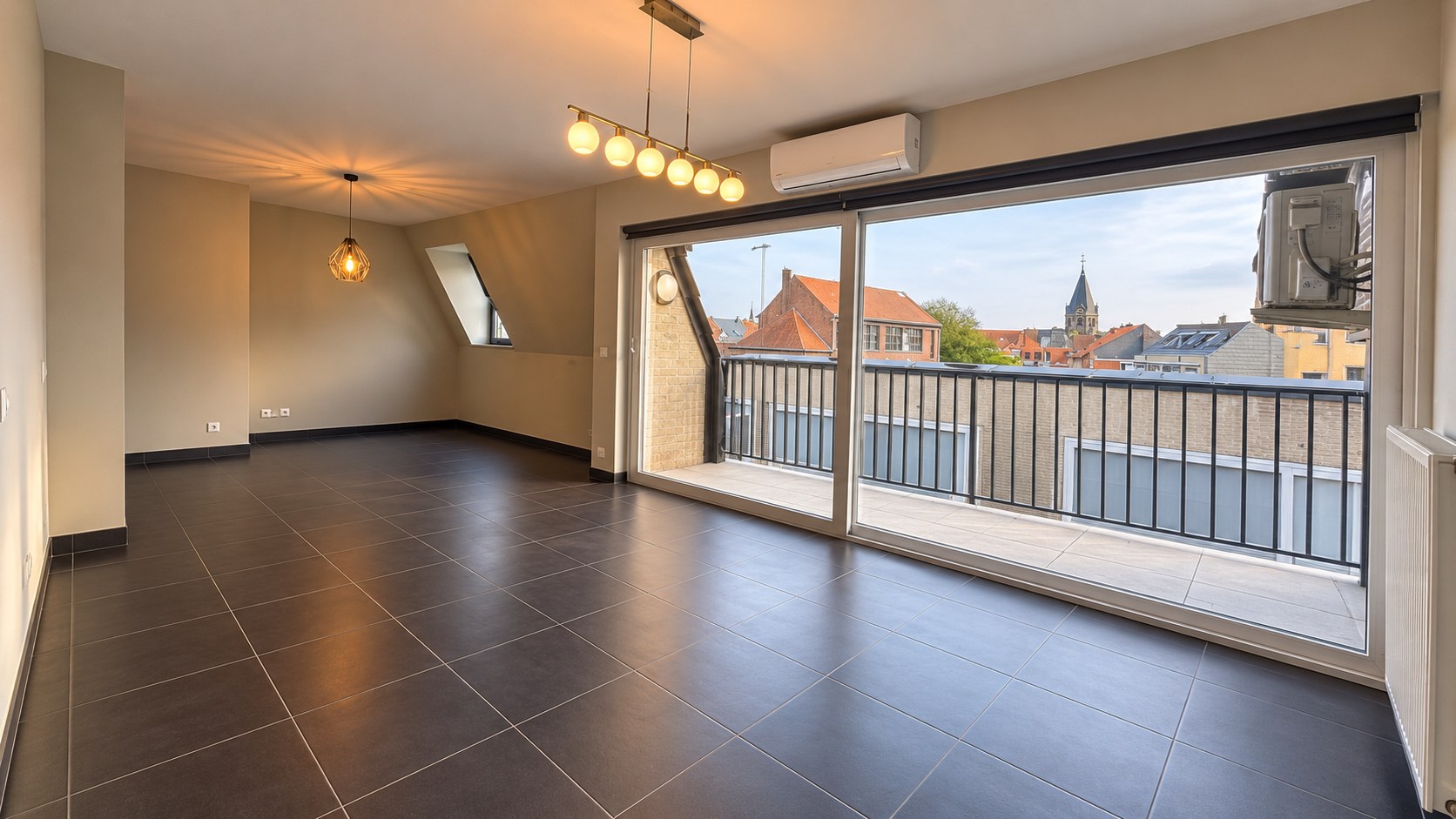 Instapklaar appartement met afzonderlijke garage en terras - foto 5