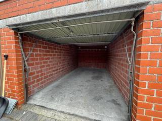 Gemetste afsluitbare EN DROGE garagebox nr 23 , geen elektriciteit of water aanwezig.HP : 110 euro/m + Onroerende voorheffing (10 euro per maand)HWB...