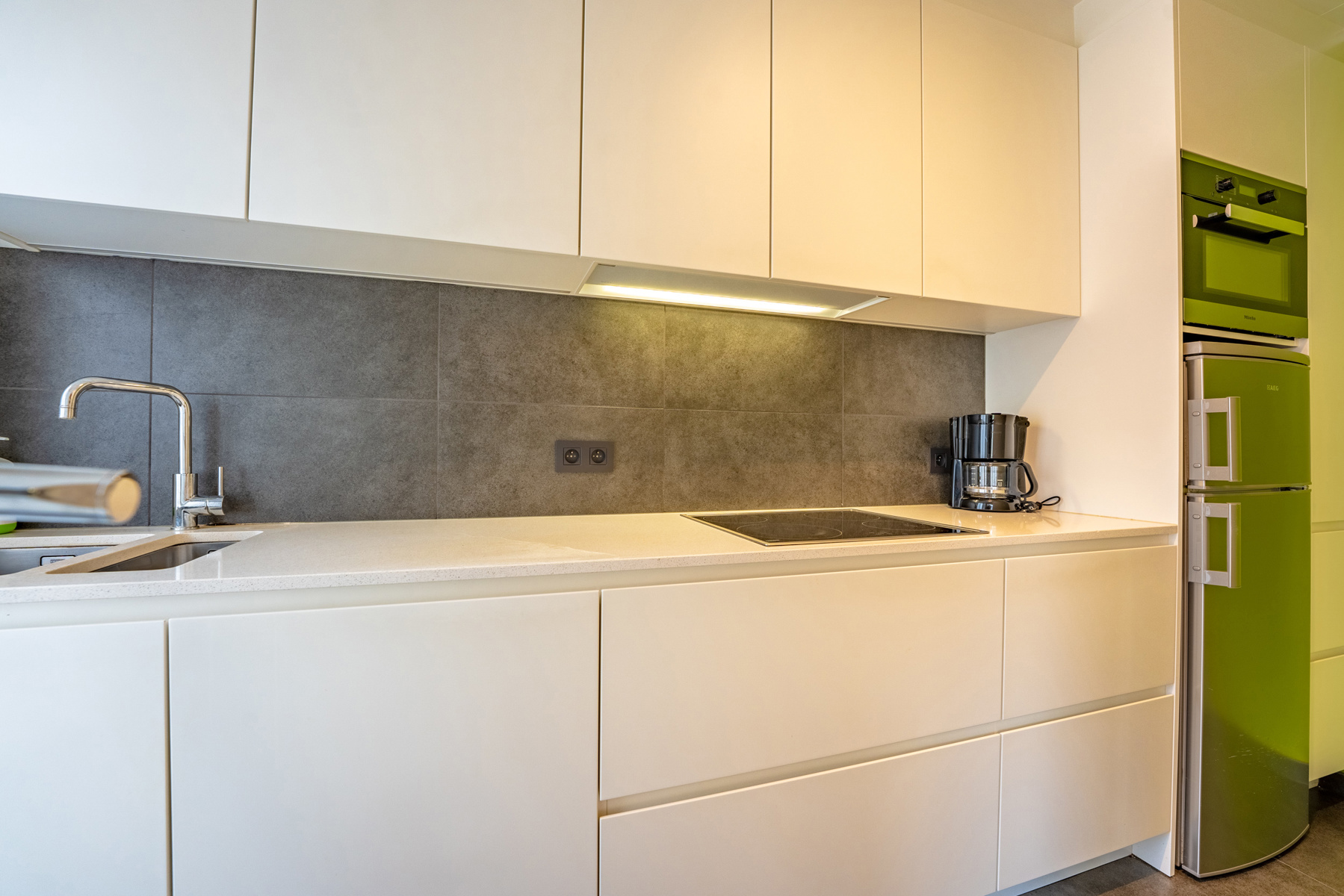 Gelijkvloers appartement met 2 slaapkamers, tuin/terras en garagebox! - foto 5