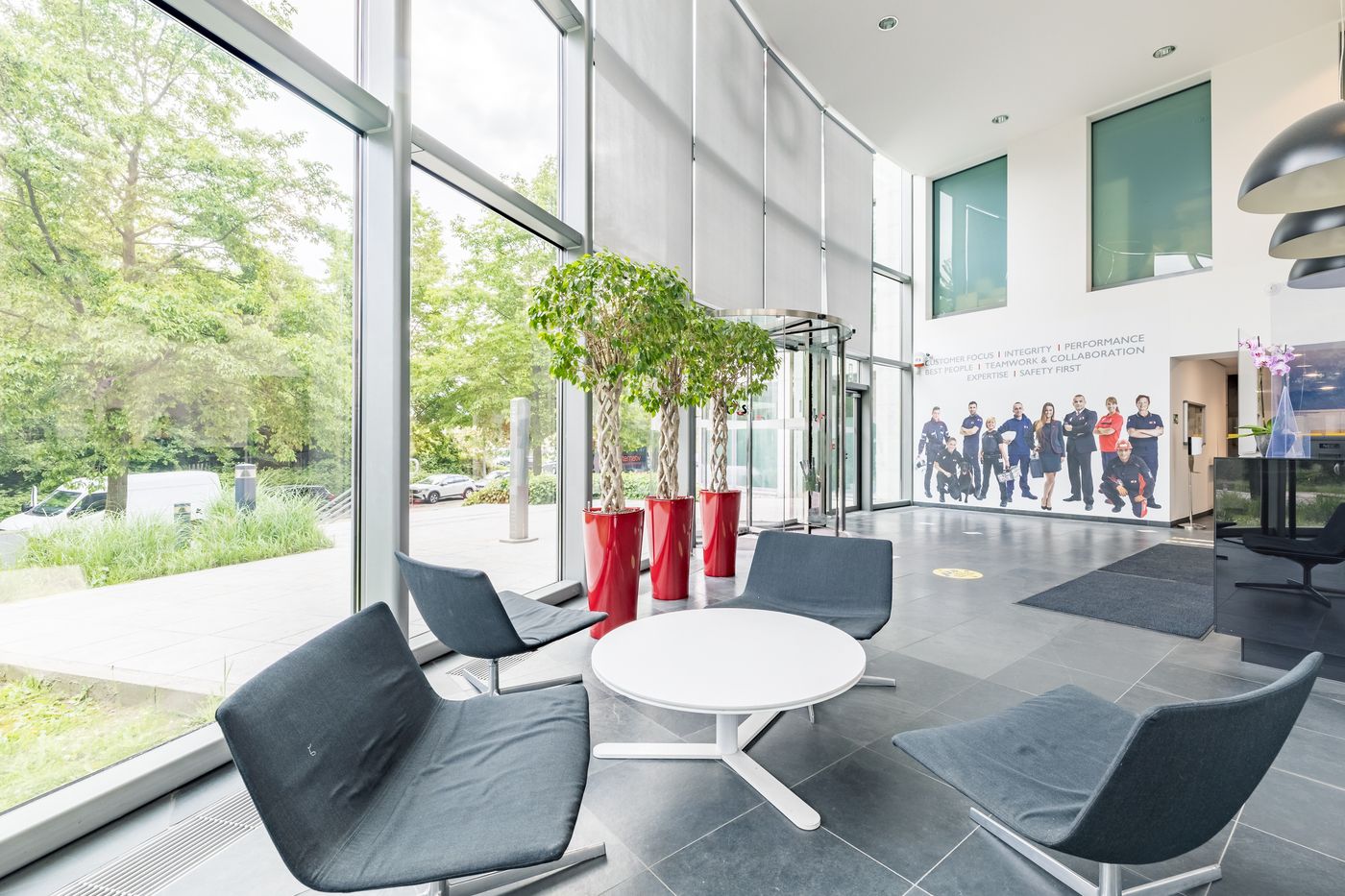 1.450 m² instapklare kantoren met visibiliteit vanop de R0 - photo 1