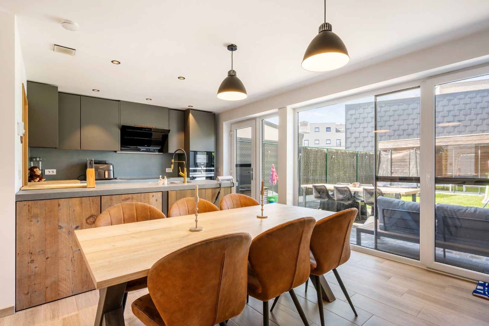 Instapklare woning met 3 slaapkamers, oprit voor 2 wagens en garage op rustige locatie in Beselare - foto 5